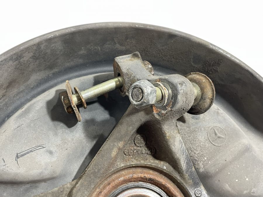 2023509408 2013574605 | Mercedes 500SL | R129 Rear left wheel hub