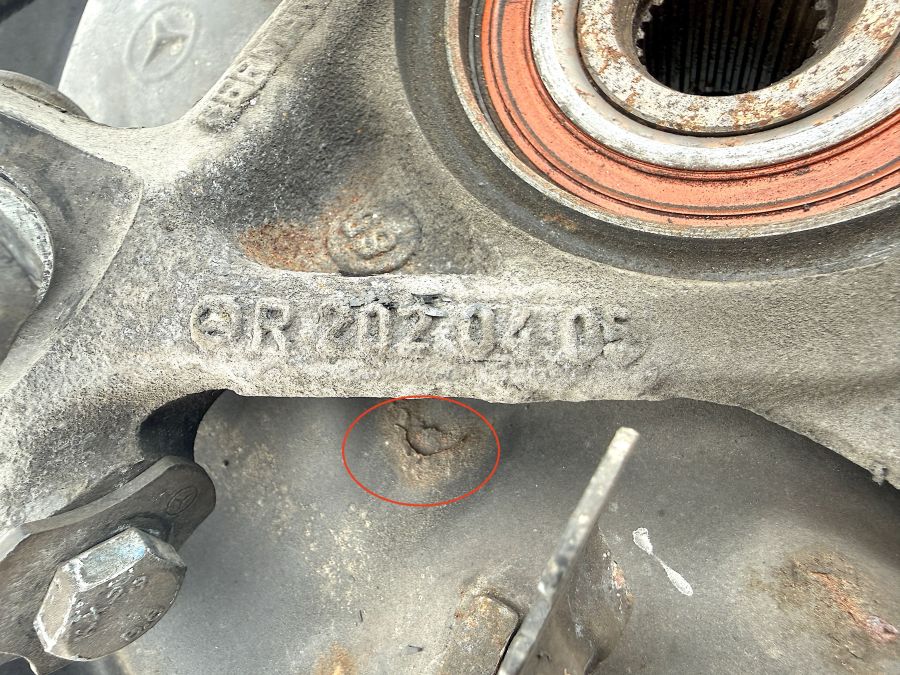 2023509408 2104201444 1293500046 | Mercedes SL500 | R129 Rear left wheel hub