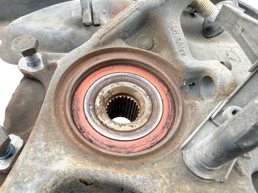 2023509408 2104201444 1293500046 | Mercedes SL500 | R129 Rear left wheel hub