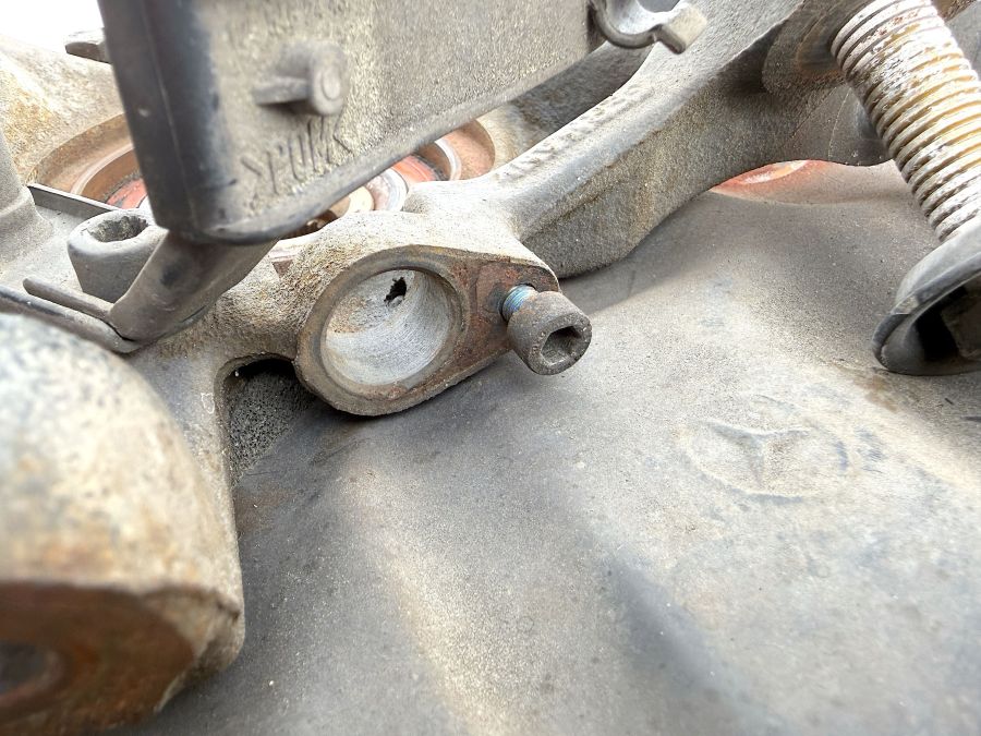 2023509408 2104201444 1293500046 | Mercedes SL500 | R129 Rear left wheel hub