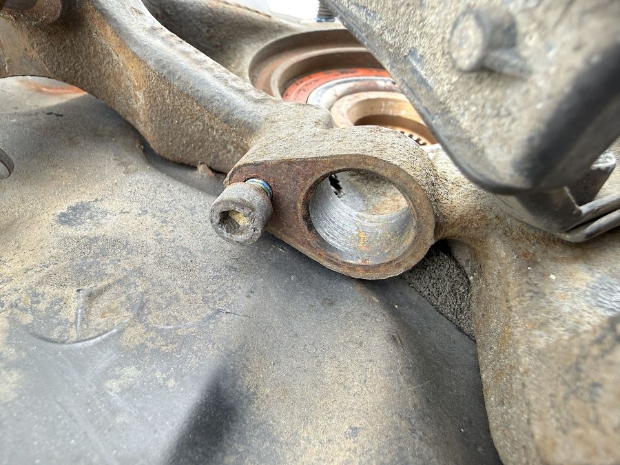 2023509508 1293500046 1294200985 | Mercedes SL500 | R129 Rear right wheel hub