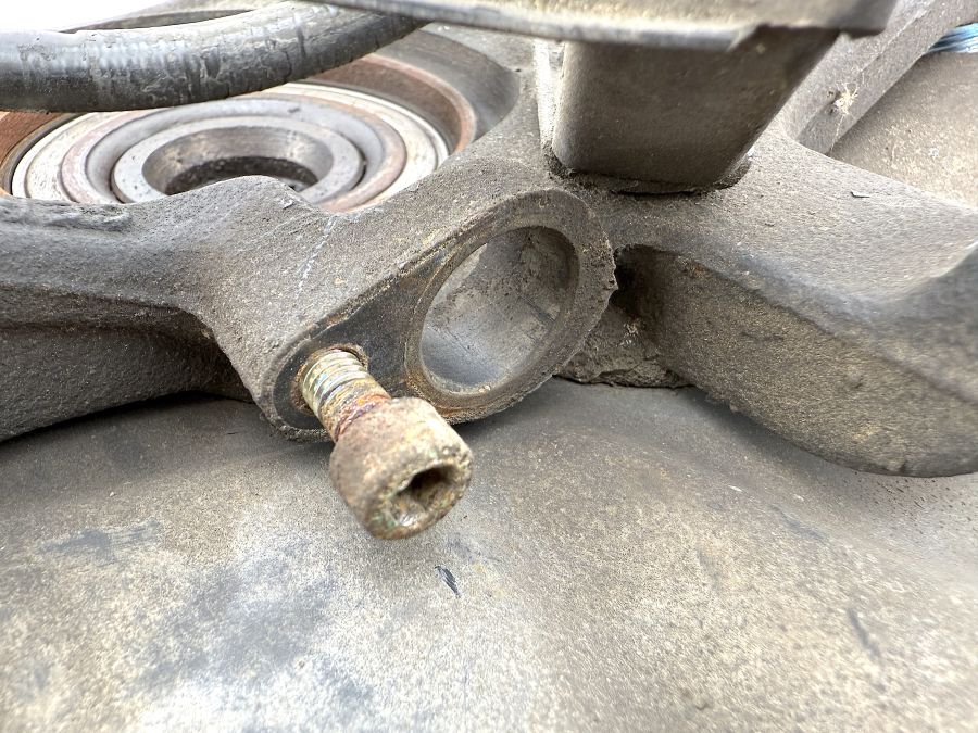 2023509508 1293500046 2104201544 | Mercedes SL500 | R129 Rear right wheel hub