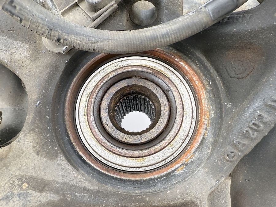 2023509508 1293500046 2104201544 | Mercedes SL500 | R129 Rear right wheel hub