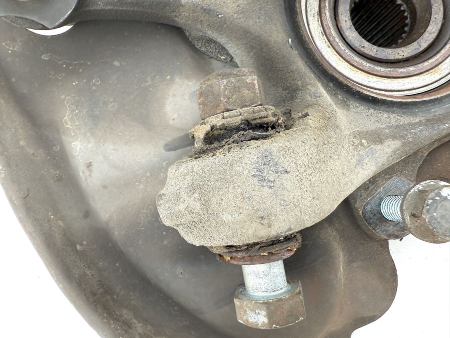 2023509508 1293500046 2104201544 | Mercedes SL500 | R129 Rear right wheel hub