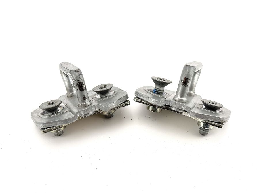 2047200104 2047230111 | Mercedes E250 | W212 Door lock striker eyelets