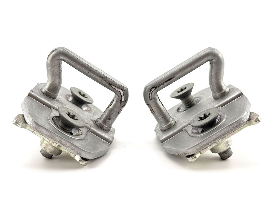 2047200104 2047230111 | Mercedes E250 | W212 Door lock striker eyelets