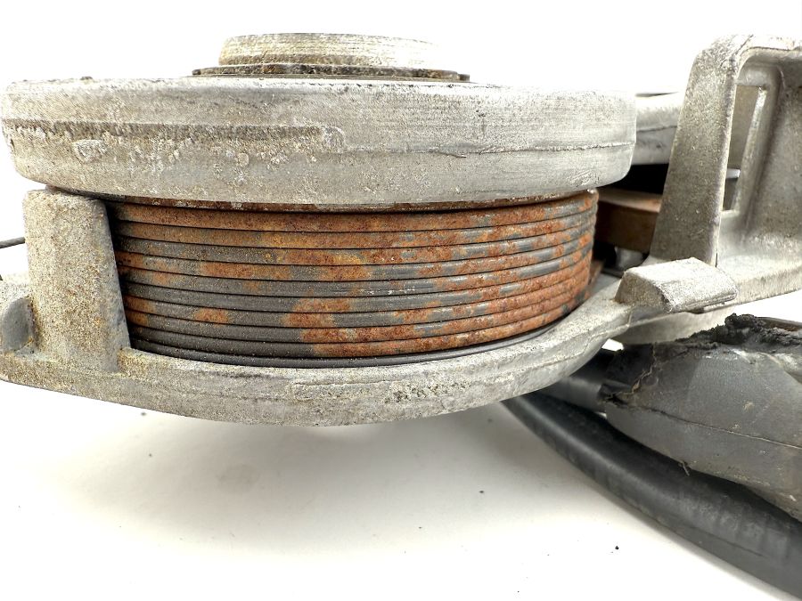 2084200084 2204200312 1294203285 | Mercedes SL500 | R129 Parking brake lever pedal assembly