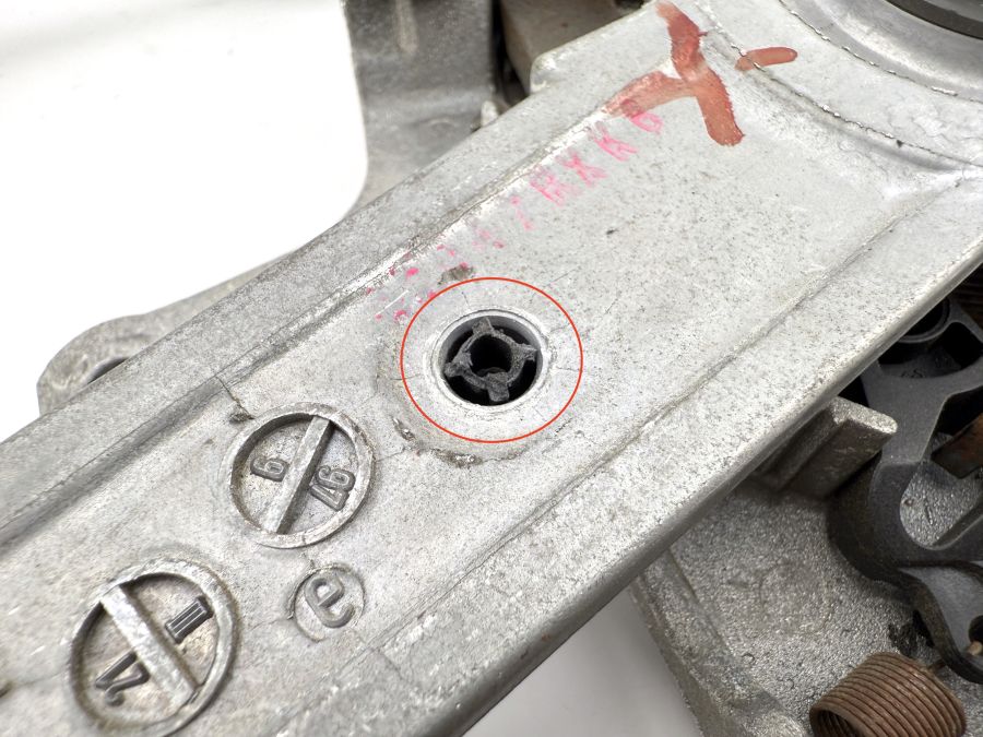 2084270036 2204200312 1294202785 | Mercedes SL500 | R129 Parking brake lever pedal assembly 2084270036 2204200312 1294202785 | Mercedes SL500 | R129 Parking brake lever pedal assembly