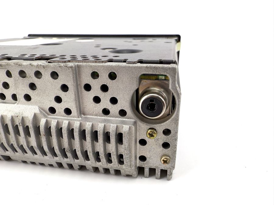 2088200586 | Mercedes SL500 | R129 FM AM WB Audio radio player