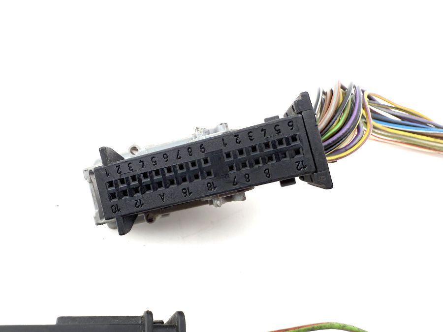 2105451728 2105451828 | Mercedes SL500 | R129 Instrument cluster connector pair