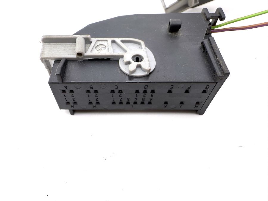 2105451728 2105451828 | Mercedes SL500 | R129 Instrument cluster connector pair