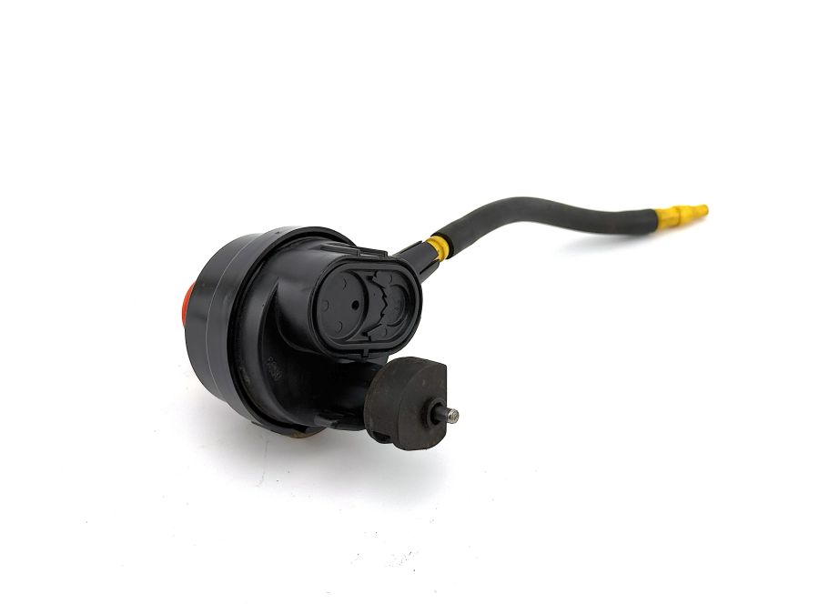 2108000475 | Mercedes 300SL-24 | R129 Fuel filler cap vacuum locker