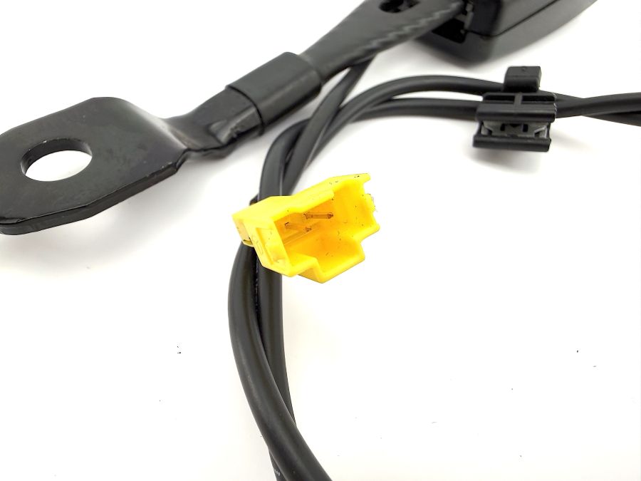 2128601369 | Mercedes E250 | W212 Seat belt lock seat