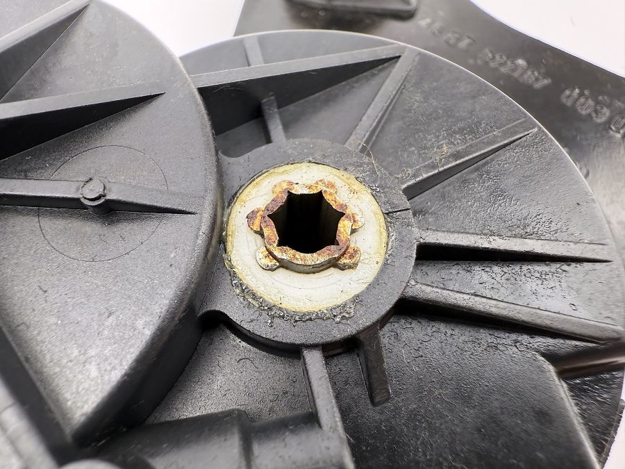 2158200242 2158200642 | Mercedes SL55 | R230 Right seat backrest frame adjustment motors