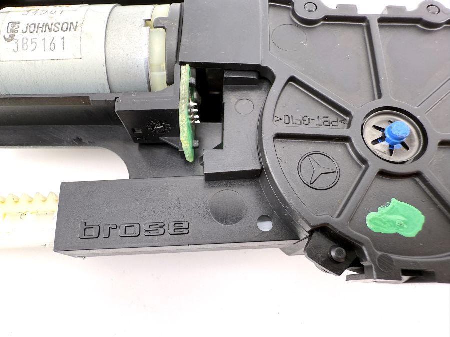 2158200642 | Mercedes SL500 | R230 Left seat headrest adjustment motor