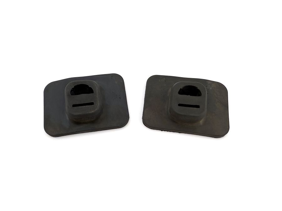 2205040012 | Mercedes SL500 | R230 Radiator rubber mount