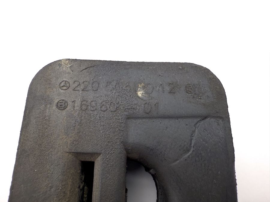 2205040012 | Mercedes SL500 | R230 Radiator rubber mount
