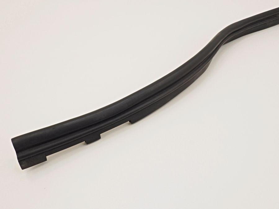 2206280098 | Mercedes S500 | W220 Underhood engine bay seal