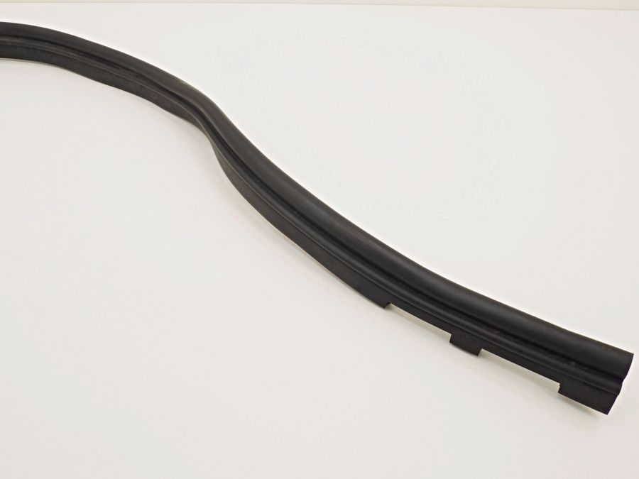 2206280098 | Mercedes S500 | W220 Underhood engine bay seal