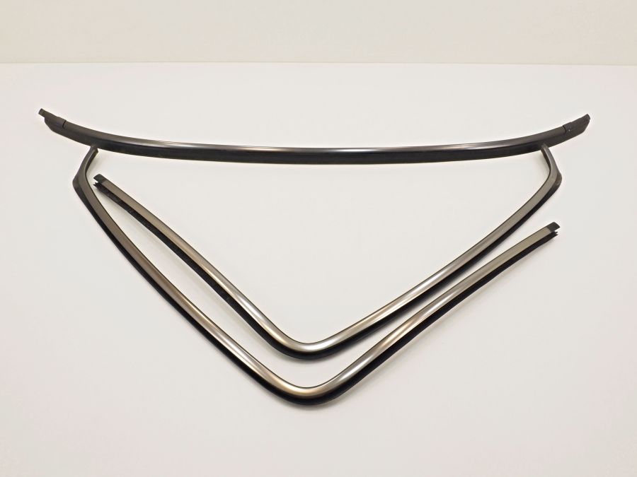 2206700122 2206700222 2206700322 | Mercedes S500 | W220 Rear window reveal molding 2206700122 2206700222 2206700322 | Mercedes S500 | W220 Rear window reveal molding