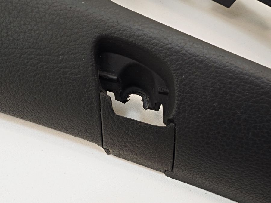 2207301031 2207370441 22073010317211 | Mercedes S500 | W220 Rear right door seat module trim 2207301031 2207370441 22073010317211 | Mercedes S500 | W220 Rear right door seat module trim