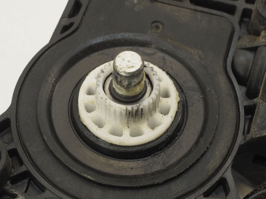 2208200342 2208200715 | Mercedes S500 | W220 Rear left window electric motor
