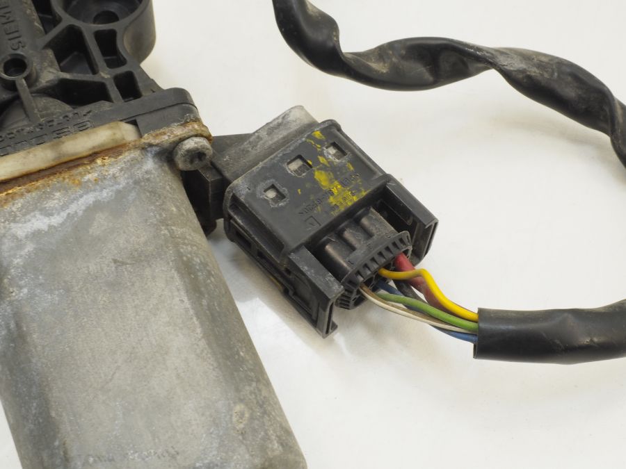 2208200442 2208200715 | Mercedes S500 | W220 Rear right window electric motor