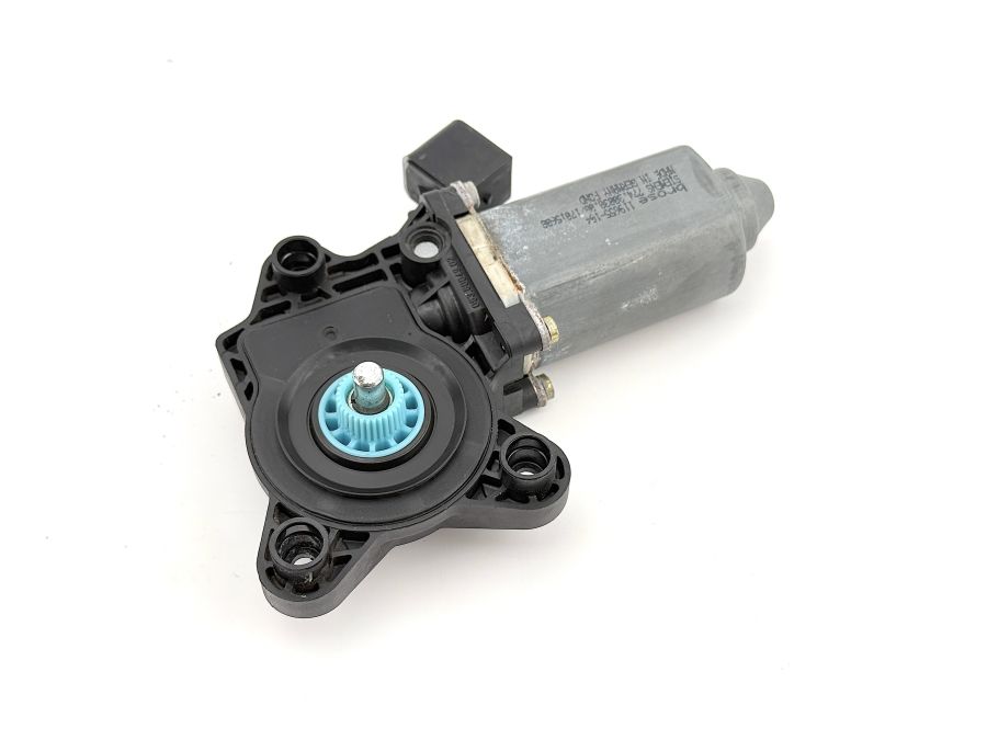 2208200442 | Mercedes SL55 | R230 Rear right window electric motor