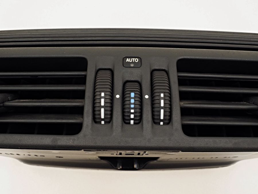 2208300554 | Mercedes S500 | W220 Center air dash vent grill