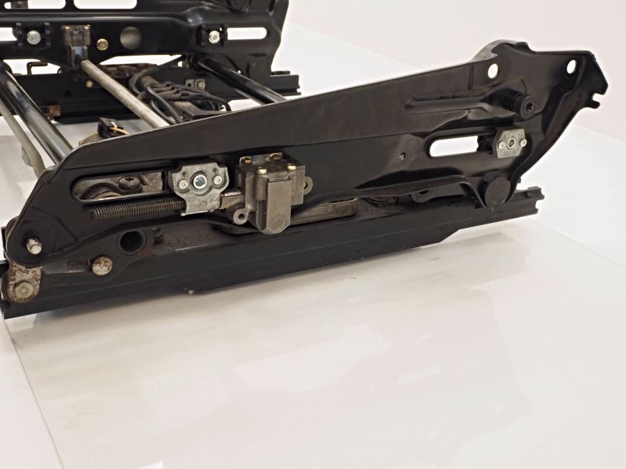 2209100436 2209101636 2208201542 | Mercedes S500 | W220 Front right seat electric adjustment frame