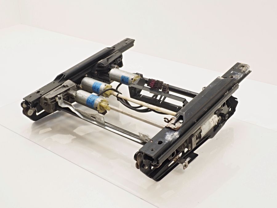 2209100436 2209101636 2208201542 | Mercedes S500 | W220 Front right seat electric adjustment frame