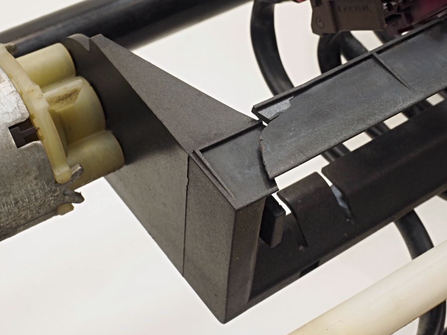 2209100436 2209101636 2208201542 | Mercedes S500 | W220 Front right seat electric adjustment frame