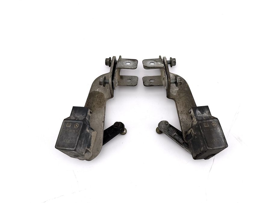2303200432 0025428818 | Mercedes SL500 | R230 Rear suspension height level sensors