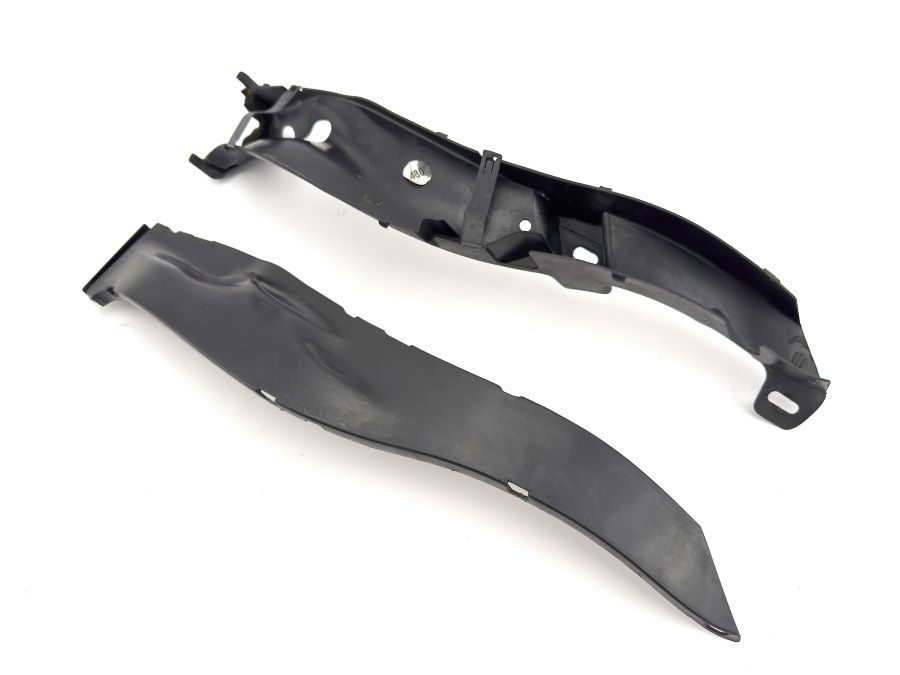 2305460264 2305461780 | Mercedes SL500 | R230 Engine bay left wiring harness duct