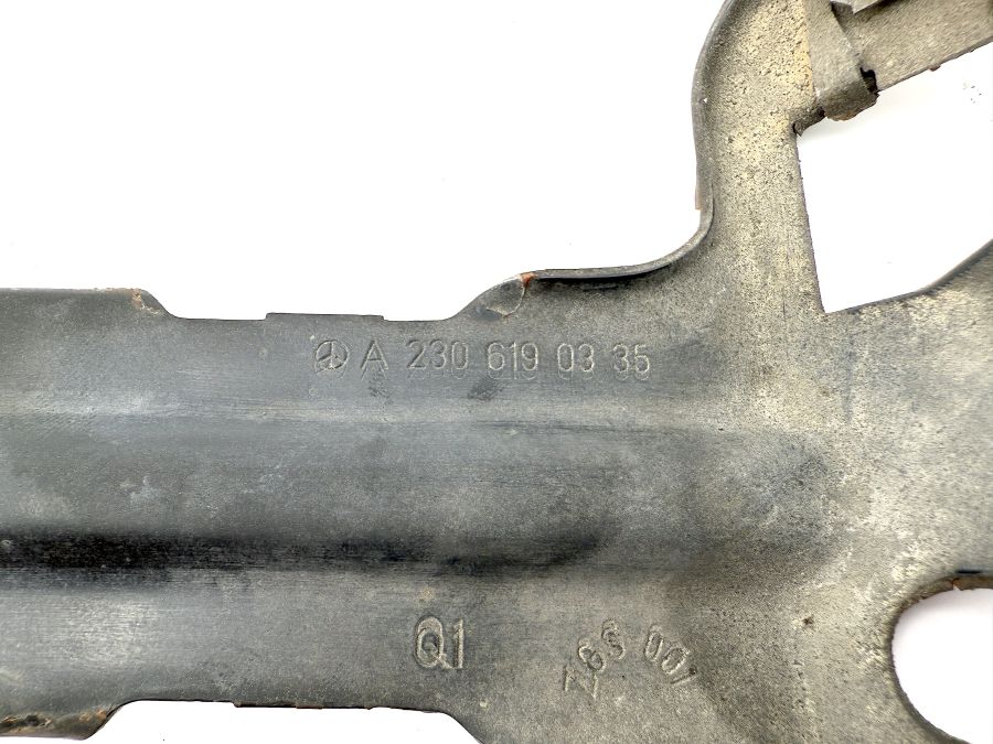 2306190335 2305240740 | Mercedes SL55 | R230 Transmission lower cover holder bracket