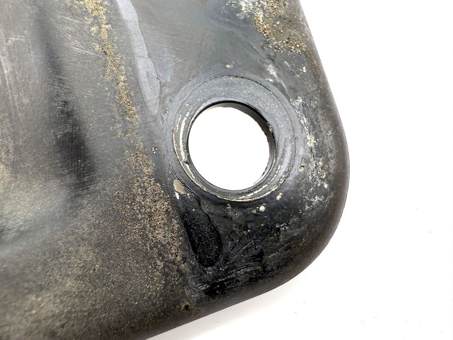 2306190335 2305240740 | Mercedes SL55 | R230 Transmission lower cover holder bracket