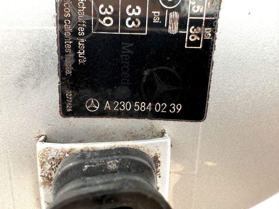 2306390042 2306390007 | Mercedes SL500 | R230 Fuel tank filler door lid with mechanism