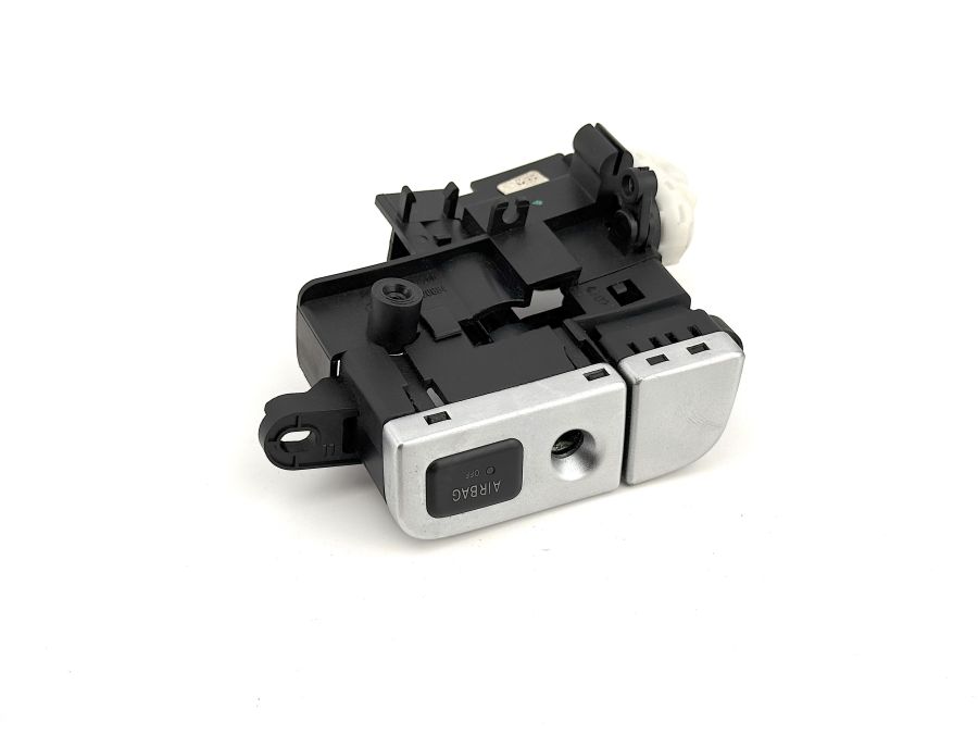 2306800084 2308200901 | Mercedes SL55 | R230 Glovebox compartment button 2306800084 2308200901 | Mercedes SL55 | R230 Glovebox compartment button