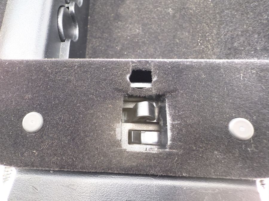 2306800150 2306800450 2306804939 | Mercedes SL500 | R230 Center console storage box arm rest