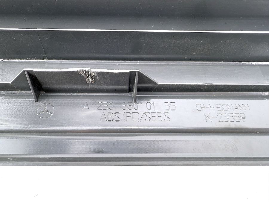 2306800235 2306800135 | Mercedes SL500 | R230 Door threshold pads pair