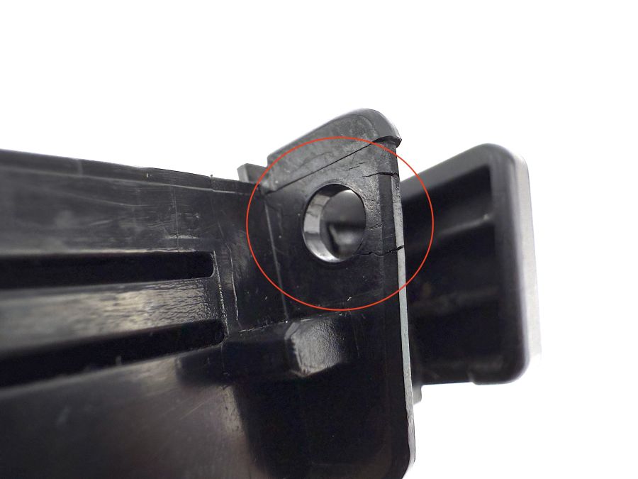 2306806150 | Mercedes SL55 | R230 Central console cup holders