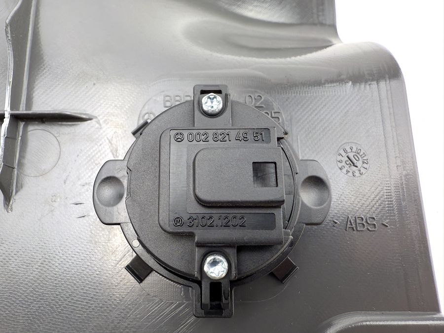 2306902425 2306930130 0028214951 | Mercedes SL55 | R230 Trunk rear plastic trim