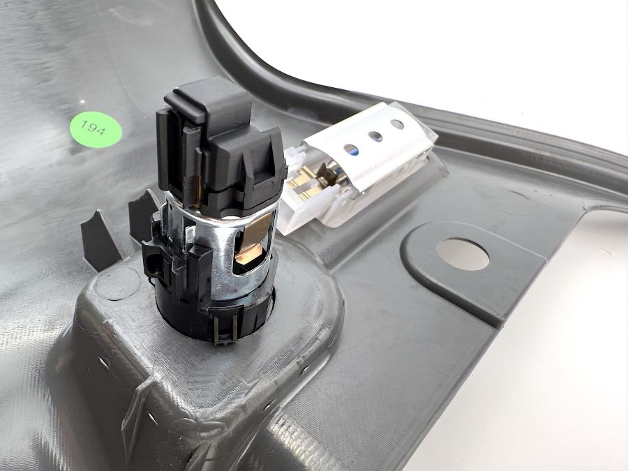 2306902425 2306930130 0028214951 | Mercedes SL55 | R230 Trunk rear plastic trim