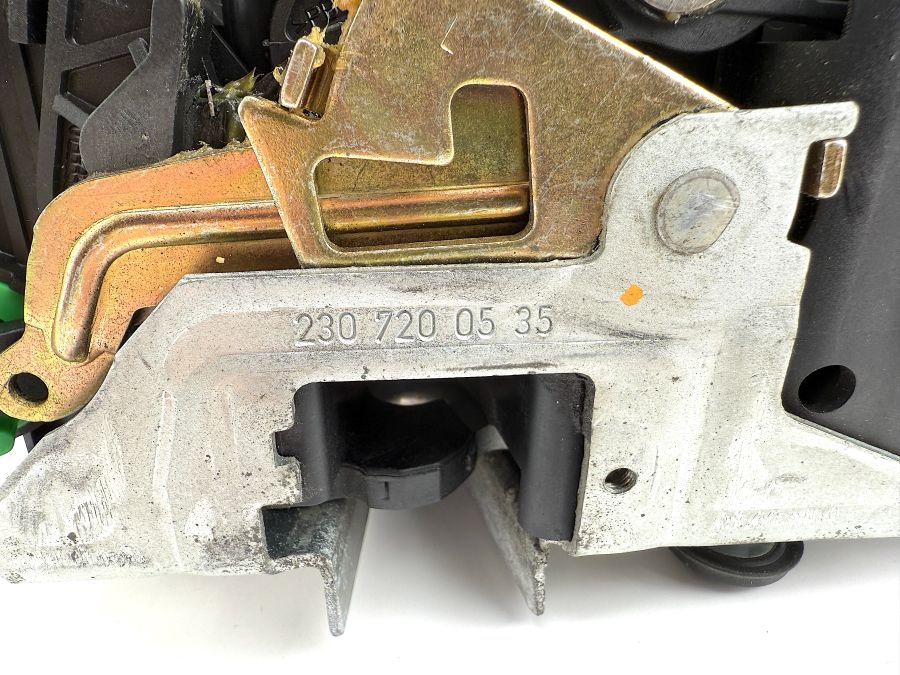 2307200535 2307600004 23076000419051 | Mercedes SL55 | R230 Left side door lock latch actuator