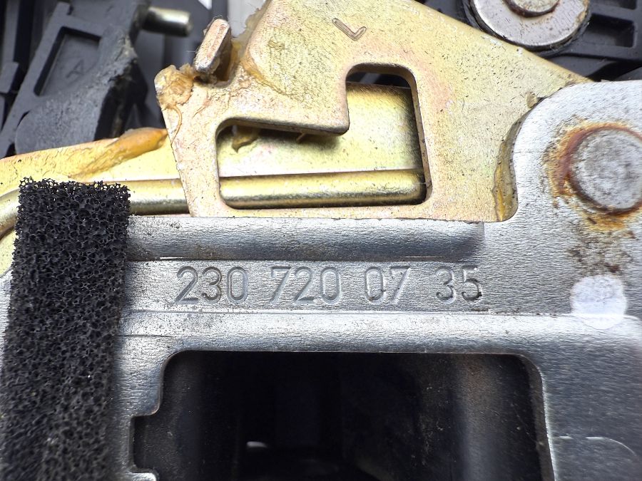 2307200735 | Mercedes SL500 | R230 Left side door lock latch actuator 2307200735 | Mercedes SL500 | R230 Left side door lock latch actuator
