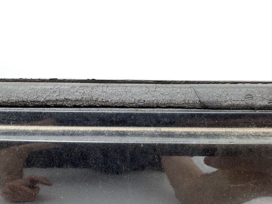 2307500137 | Mercedes SL500 | R230 Rear trunk license plate trim