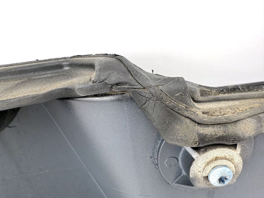 2307500137 | Mercedes SL500 | R230 Rear trunk license plate trim