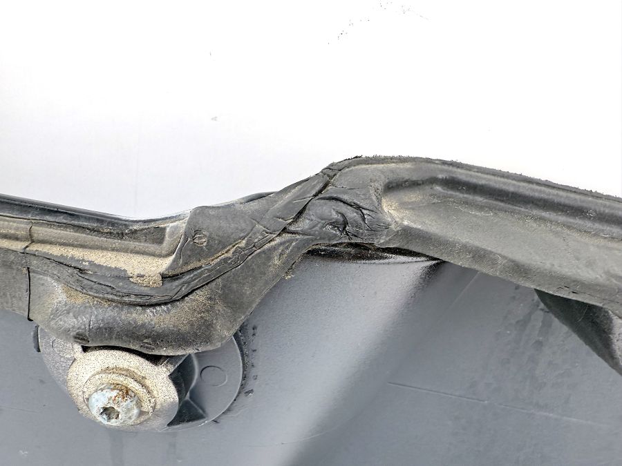 2307500137 | Mercedes SL500 | R230 Rear trunk license plate trim