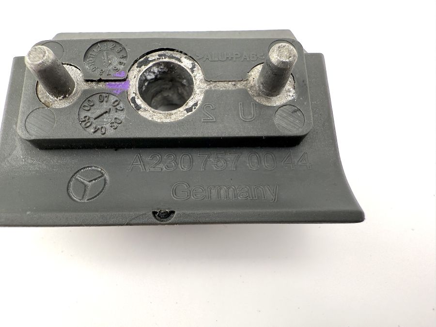 2307570103 2307570203 2307570044 | Mercedes SL500 | R230 Trunk striker stop adjusters