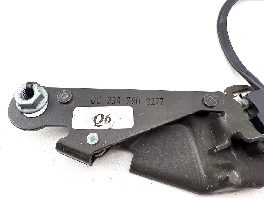 2307900971 2307900277 2307900177 | Mercedes SL500 | R230 Vario roof front lock latch 2307900971 2307900277 2307900177 | Mercedes SL500 | R230 Vario roof front lock latch